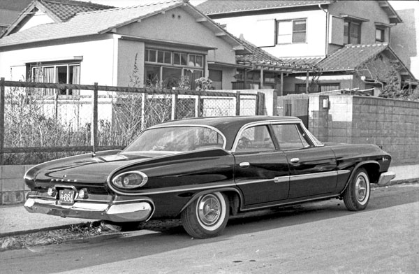 61-1b (053-06) 1961 Dodge Polara 4dr. Sedan.jpg